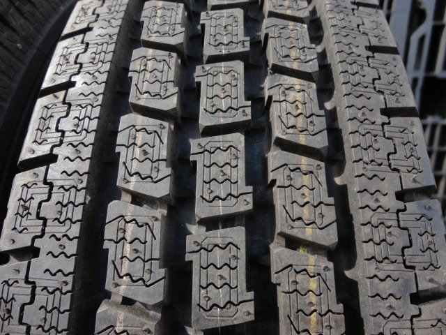 *8111 бородвка есть 1 0 мм протектор TOYO DELVEX934 165/80R14 97/95N LT 4шт.@2018 год производства 
