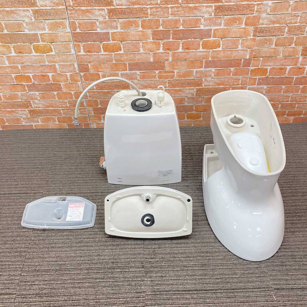 美品】TOTO トイレ 洋式便器 (床下排水) 「CS380B」 排水芯200mm 美品】TOTO トイレ 洋式便器 (床下排水) 「CS380B」 排水芯200mm