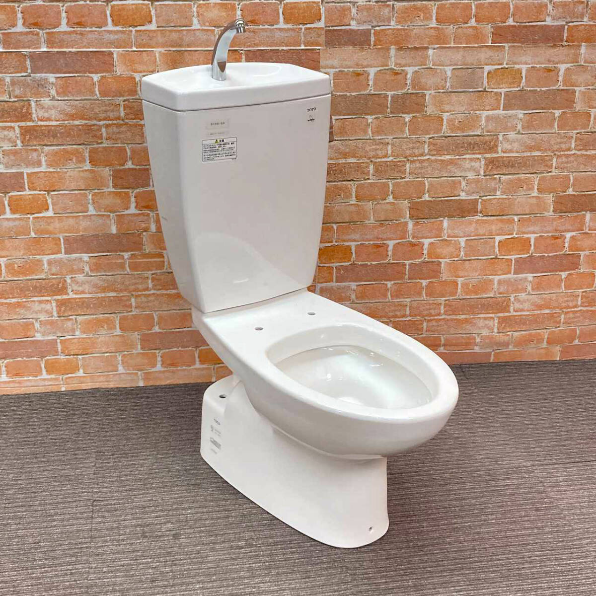 美品】TOTO トイレ 洋式便器 (床下排水) 「CS380B」 排水芯200mm 美品】TOTO トイレ 洋式便器 (床下排水) 「CS380B」 排水芯200mm