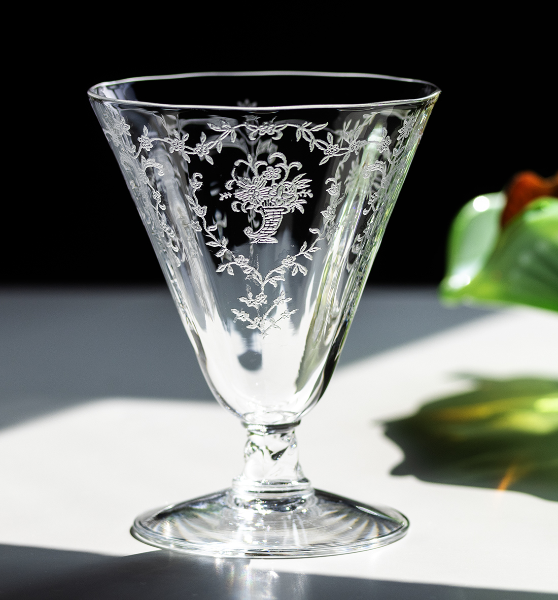 フォストリア クリスタル メイフラワー エッチング フラワー オイスター カクテルグラス 酒 バーグラス 日本酒 吟醸 リキュールグラス