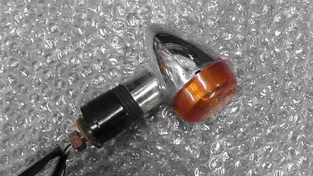 バンディット250V　GJ77A-111　の　フロントウインカー　右　 *1743124320　中古