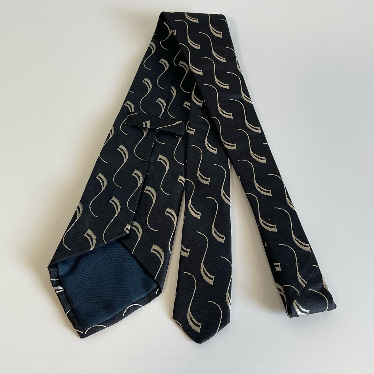 ラルフローレン(Ralph Lauren)黒凪柄ネクタイ_画像7