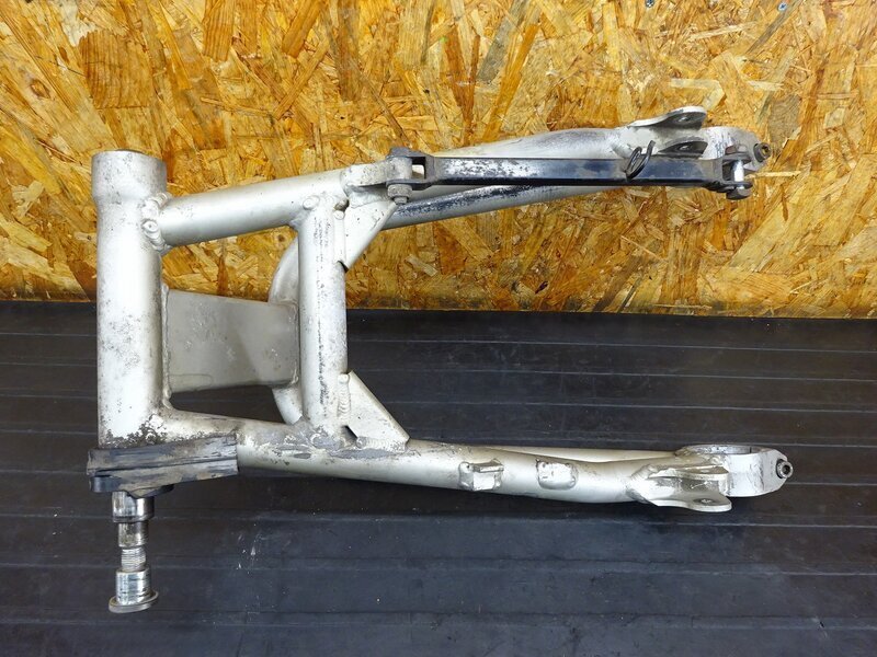 250328】ZRX400(ZR400E-009)◇ スイングアーム ピボットシャフト 250328】ZRX400(ZR400E-009)◇ スイングアーム ピボットシャフト