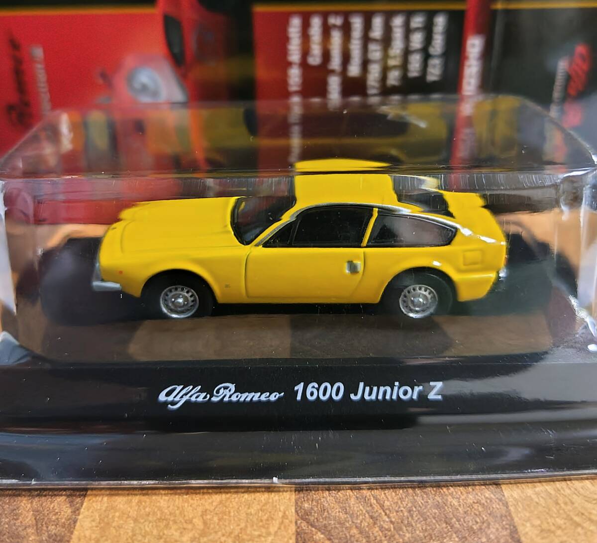 京商 1/64 アルファロメオ3 1600 Junior Z 黃