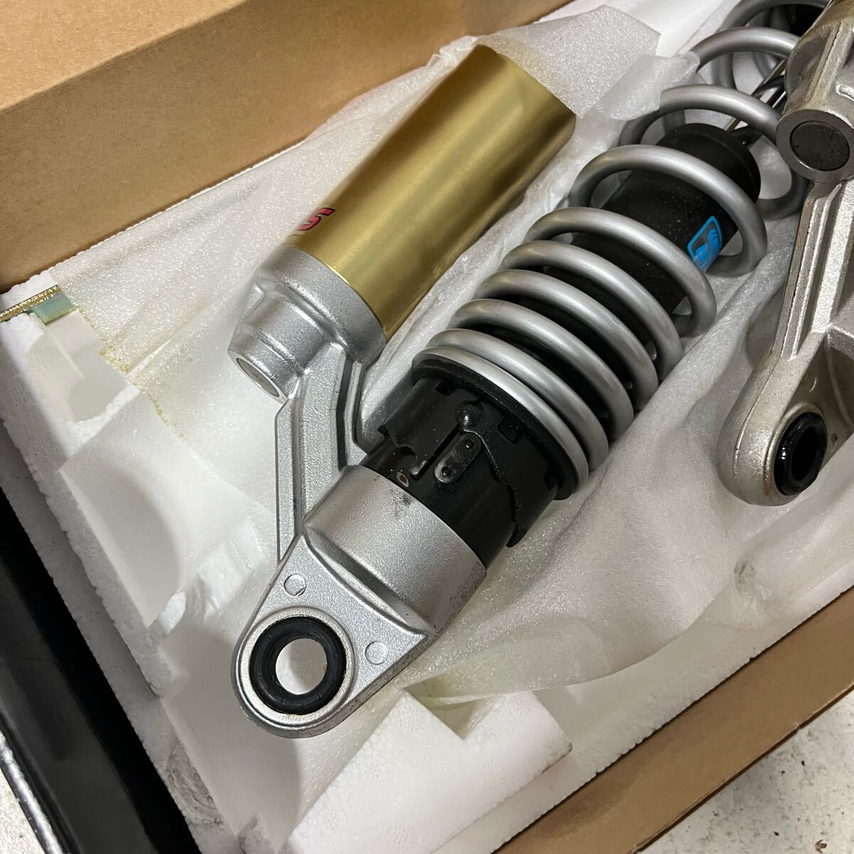 CB400SF サスペンション ホンダ ショーワ SHOWA 純正 リア CB400SF サスペンション ホンダ ショーワ SHOWA 純正 リア