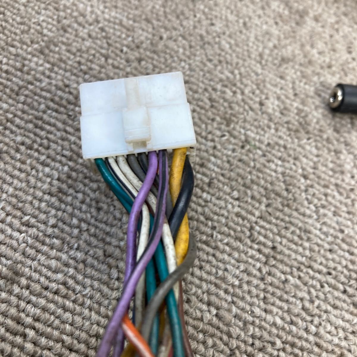 電源ハーネスは付属しません