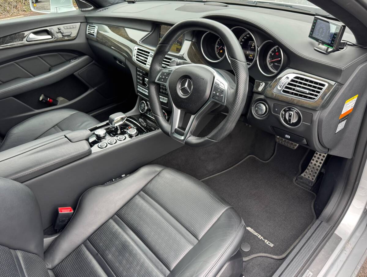 メルセデス?ベンツAMG CLS63?黒革シート?サンルーフ?ハーマンカードン?レーダーセーフティ?パワートランク?AMG19AW【車検R7年6月】
