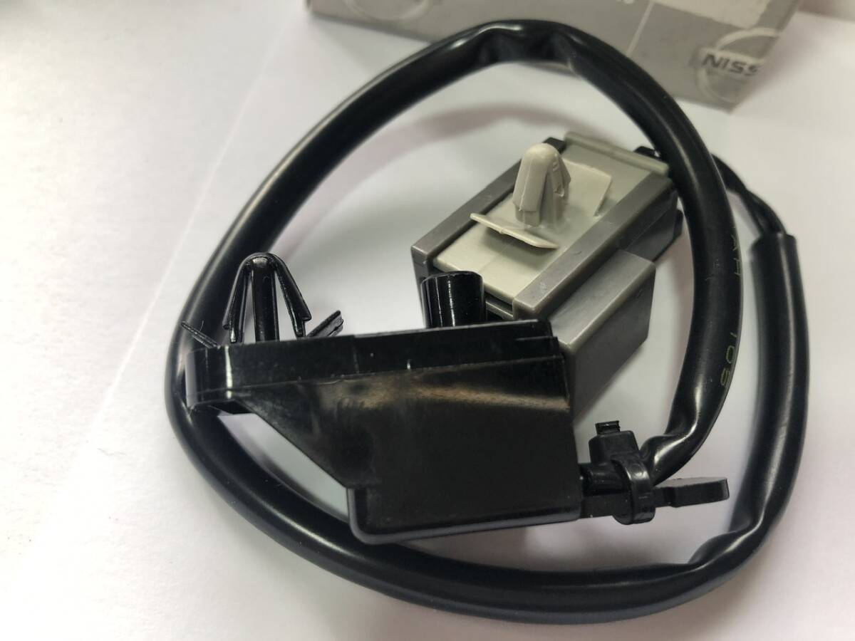 未使用新品 日産純正 R32スカイラインGT-R用 エアコン 外気温度 未使用新品 日産純正 R32スカイラインGT-R用 エアコン 外気温度