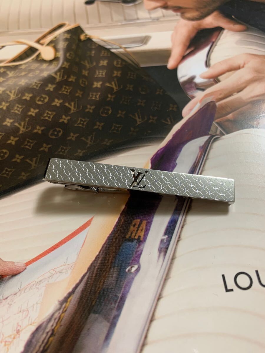 ルイヴィトン 未使用品 ネクタイピン シルバー LOUIS VUITTON ルイヴィトン 未使用品 ネクタイピン シルバー LOUIS VUITTON