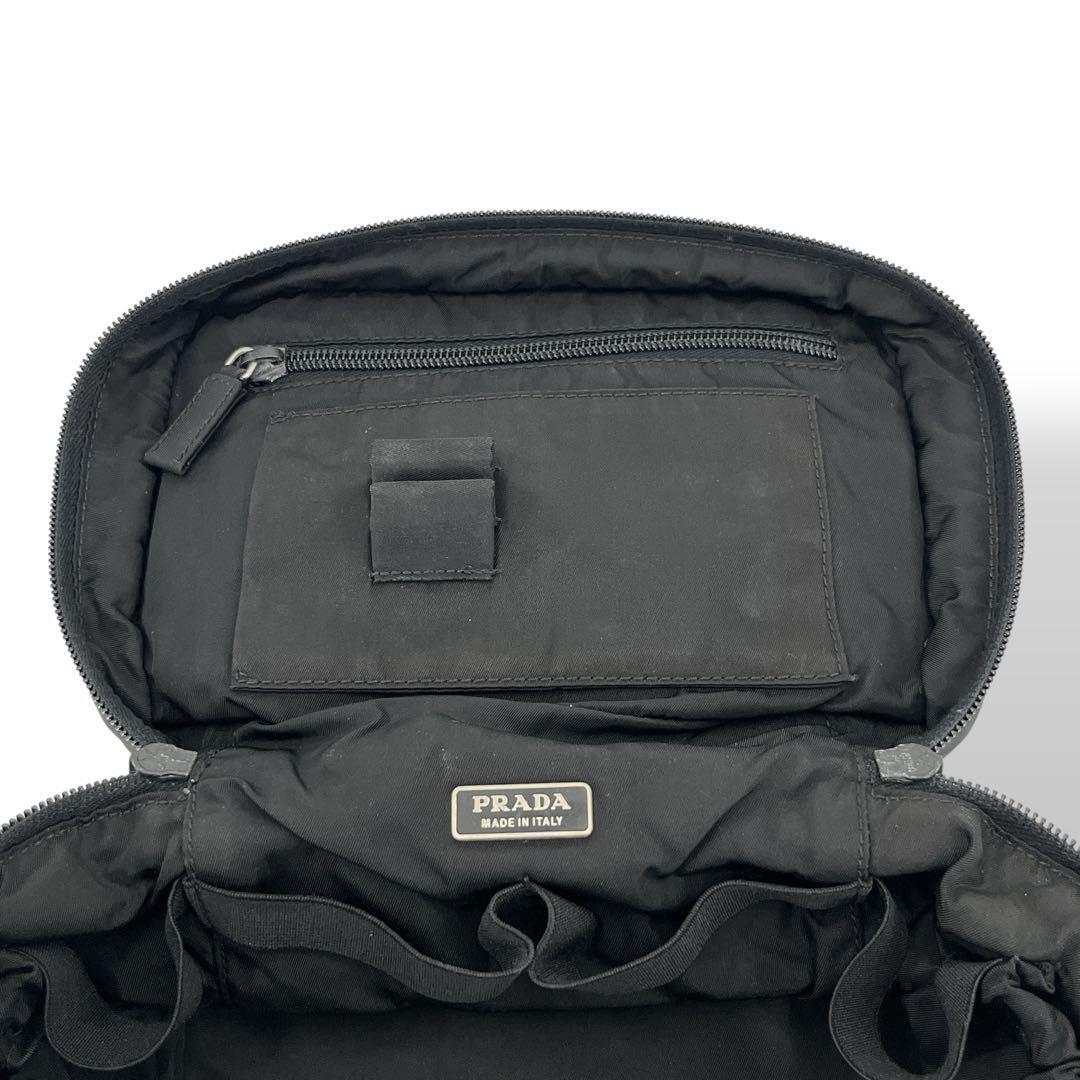 良品 プラダ 三角ロゴ バニティバッグ メイクポーチ 小物入れ ナイロン 黒 良品 PRADA プラダ 三角ロゴプレート バニティバッグ メイク