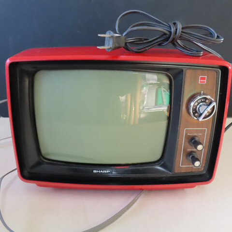 ○ 佐前③11 シャープ レトロテレビ 通電品 赤 10P-M7 マスプロ ○ 佐前③11 シャープ レトロテレビ 通電品 赤 10P-M7 マスプロ