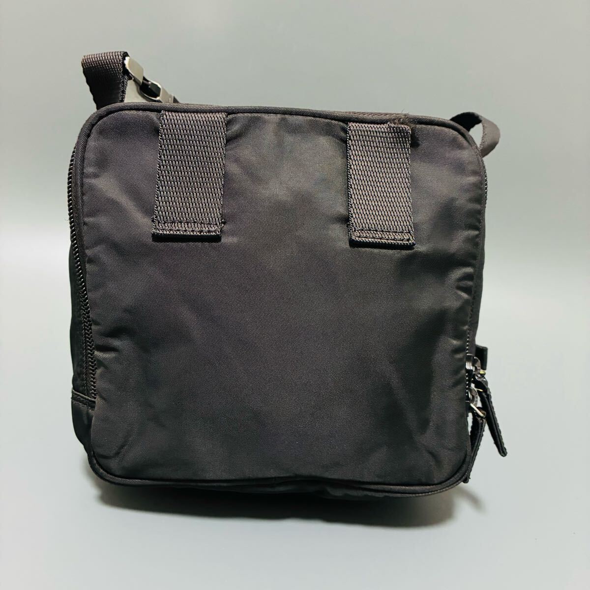 1円 PRADA プラダ 三角プレート ショルダーバッグ クロスボディ 1円 PRADA プラダ 三角プレート ショルダーバッグ クロスボディ