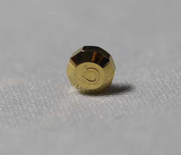 ◆リューズ◆径約５．０６mm◆１０角◆パイパン◆金色◆りゅうず◆中古品◆