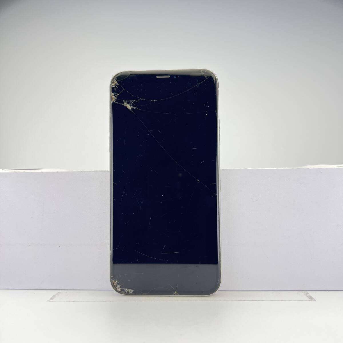 Yahoo!オークション - iPhone X 256GB シルバー 訳あり品 Yahoo!オークション - iPhone X 256GB シルバー 訳あり品
