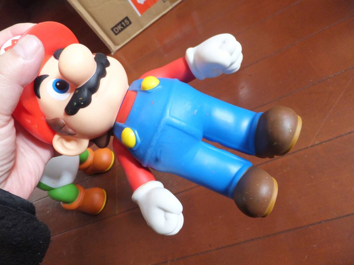 スーパーマリオのマリオとヨッシーのフィギュア！