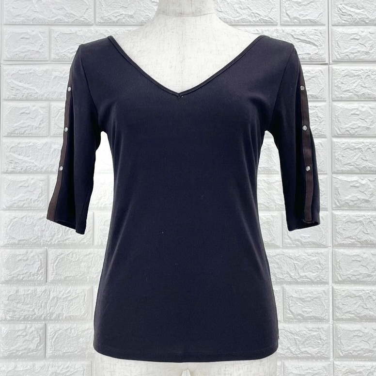 【A3541】ATELIER SAB アトリエサブ カットソー レディース Tシャツ風トップス ブラック 五分袖 Vネック エレガント フェミニン Mサイズ_画像2