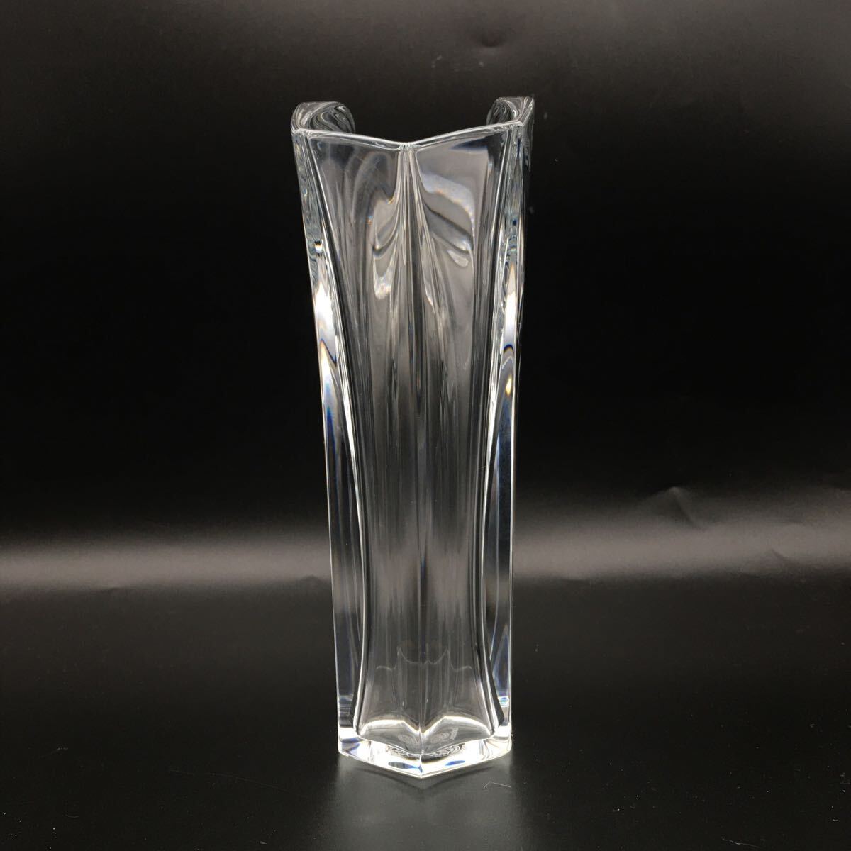 ☆F03120【未使用保管品】Baccarat バカラ/フラワーベース 花瓶 ☆F03120【未使用保管品】Baccarat バカラ/フラワーベース 花瓶