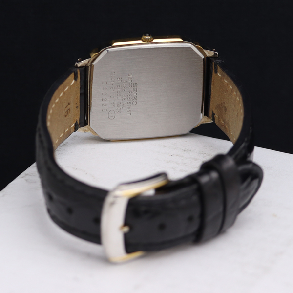 1円 稼働 良品 セイコー ドルチェ QZ 8N41-5170 シルバー文字盤 1円 稼働 良品 セイコー ドルチェ QZ 8N41-5170 シルバー文字盤