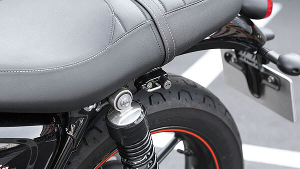 キジマ KIJIMA BONNEVILLE T100 / STREET TWIN / SCRAMBLER 2016y-用 ヘルメットロック HTR-05006