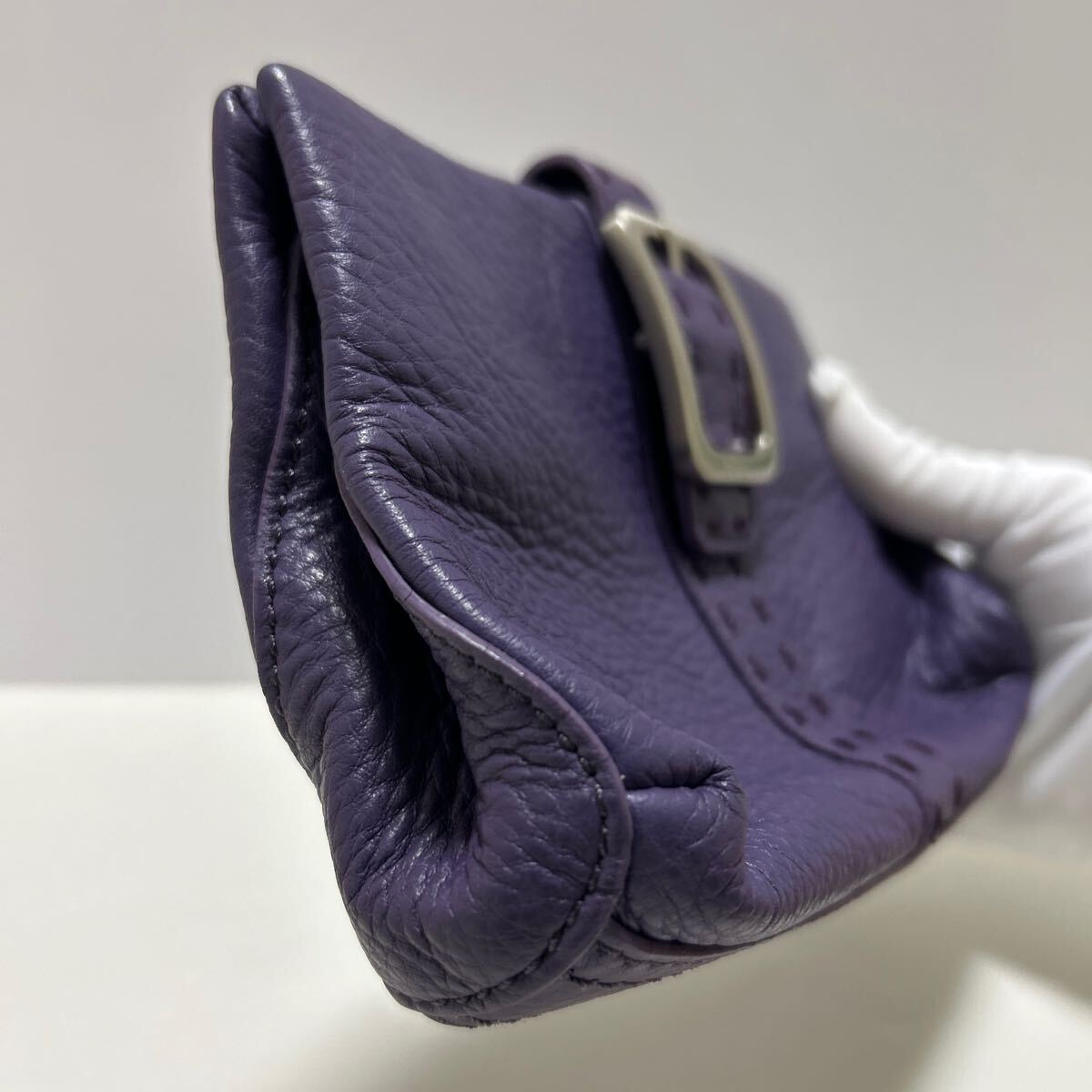☆美品☆ ◆COLE HAAN コールハーン　ポーチ　パープル◆　マグネット式ボタン メイクポーチ　紫　本革　B25240 【送料無料】0326