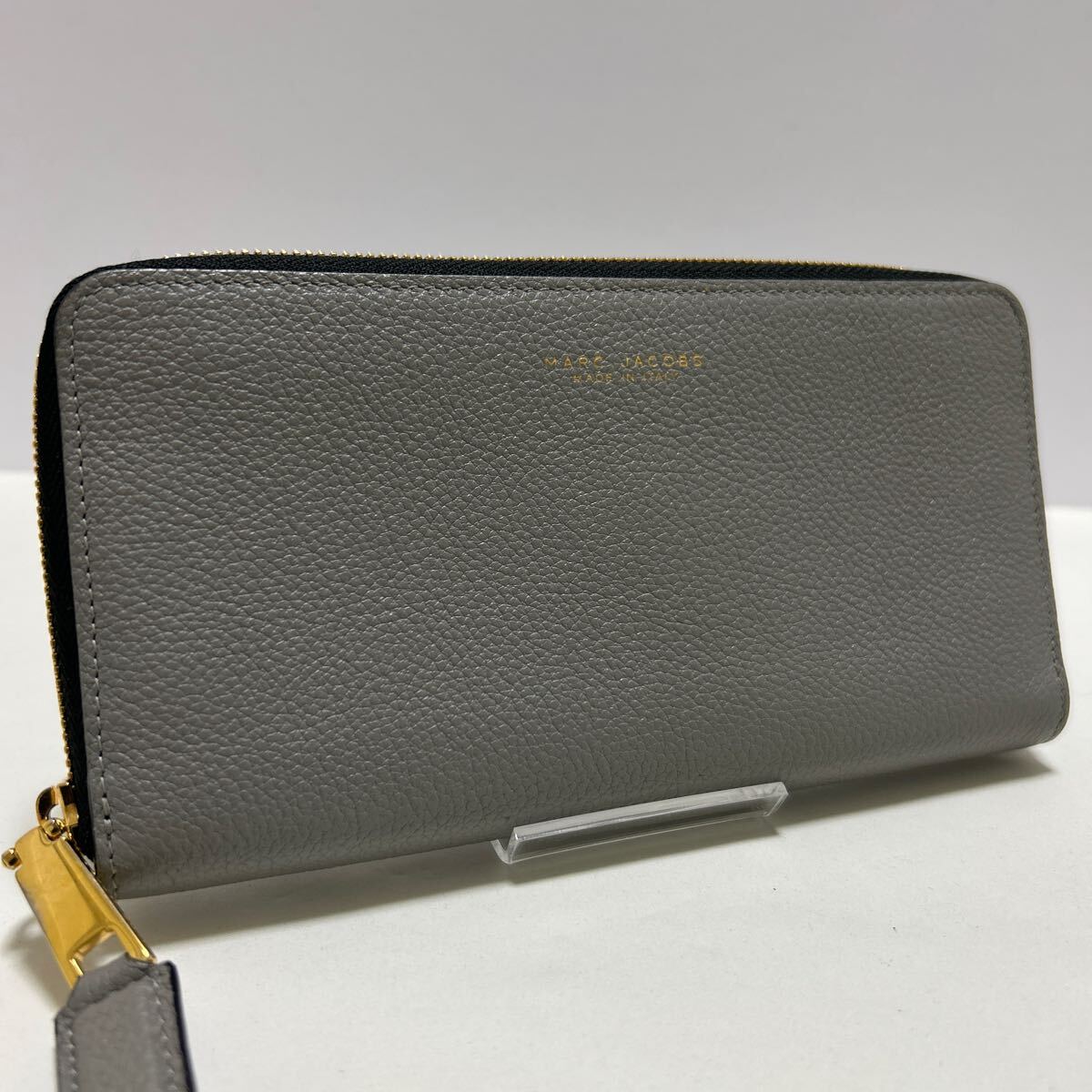 MARC JACOBS マークジェイコブス ラウンドジップ 長財布 グレー MARC JACOBS マークジェイコブス ラウンドジップ 長財布 グレー