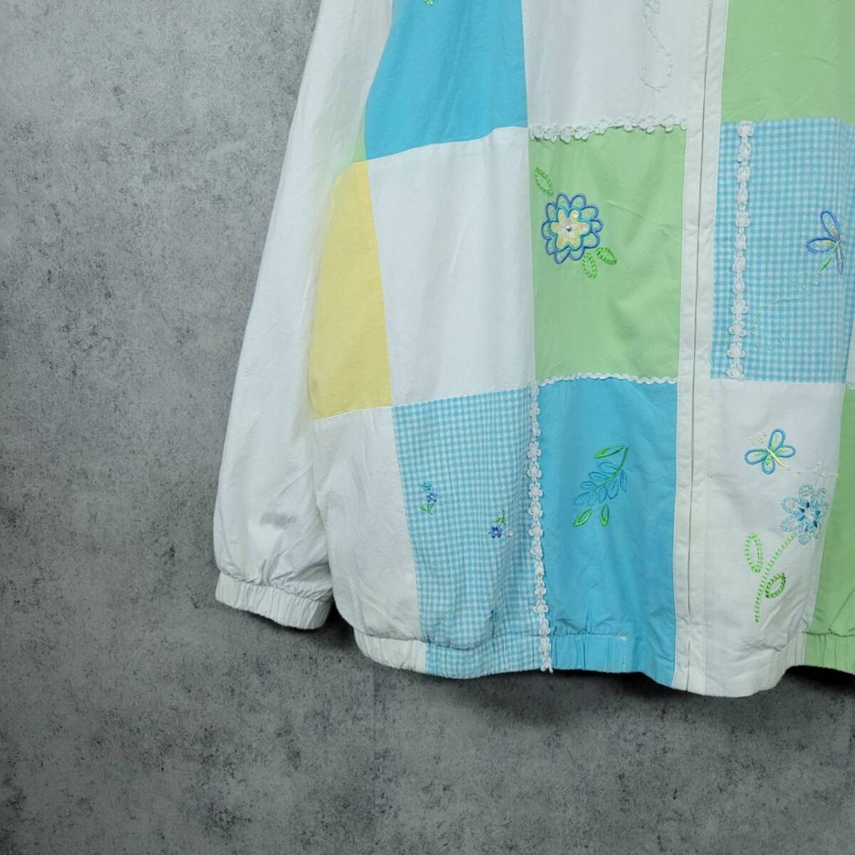 【90s 古着】ポロ ラルフローレン 刺繍 花柄 ナイロンジャケット L ポロ ラルフローレン 刺繍 花柄 ナイロンジャケット L【90s 古着