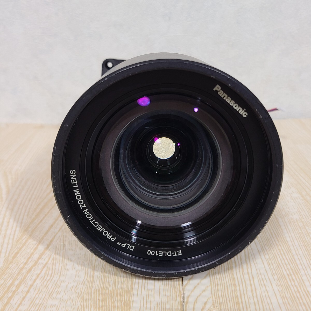 PANASONIC プロジェクター用短焦点レンズ ET-DLE100 日本製 PANASONIC プロジェクター用短焦点レンズ ET-DLE100 - メルカリ