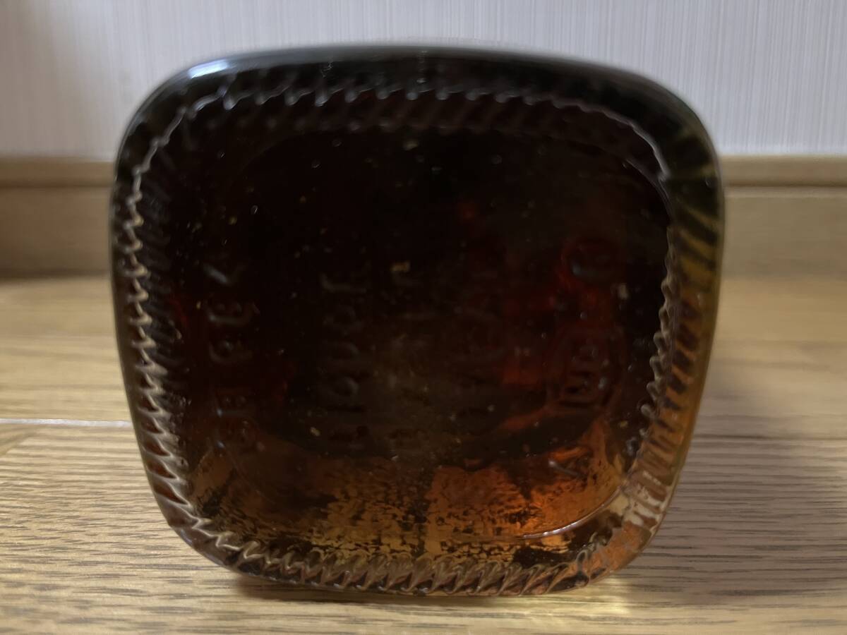 ジョニーウォーカー ブラックラベル】金キャップ 白紋章 箱付き ジョニーウォーカー ブラックラベル】金キャップ 白紋章 箱付き