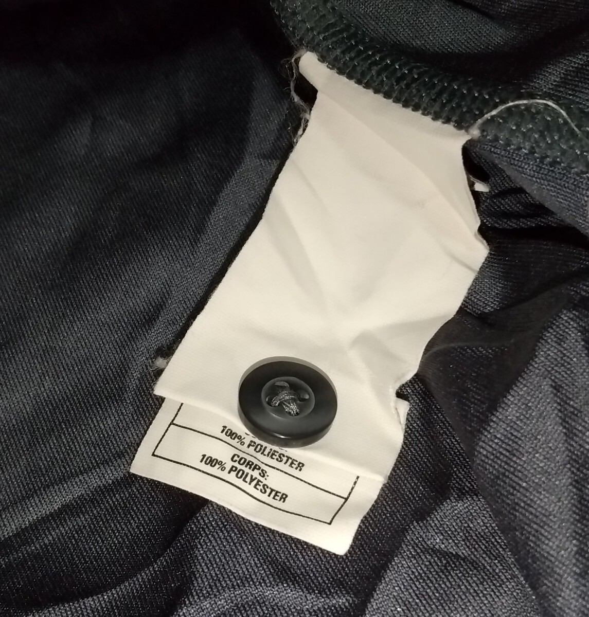 ☆adidas.com サイズ2XL ポロ半袖シャツ ストレッチ3つボタンCLIMALITEグレイGLAY白ワンポイント スポーツ ファッション ウェア アディダス