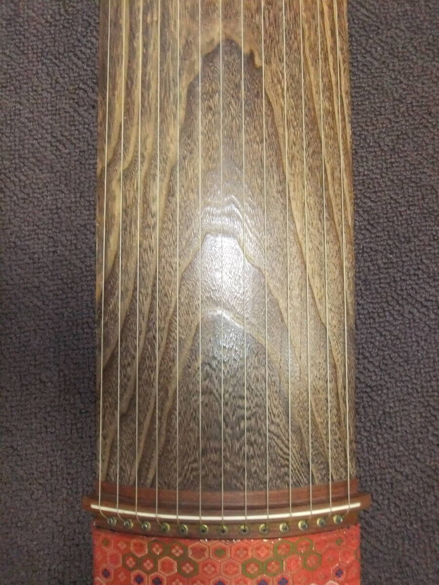◇和琴 お琴 13弦 和楽器 弦楽器 刳甲 クリ甲 紅木 すだれ彫り ◇和琴 お琴 13弦 和楽器 弦楽器 刳甲 クリ甲 紅木 すだれ彫り