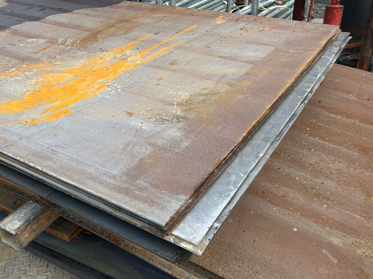 未使用品 敷鉄板 寸法 1,220×2,900×厚さ4mm重量111.5kg 鉄板 未使用品 敷鉄板 寸法 1,220×2,900×厚さ4mm重量111.5kg 鉄板
