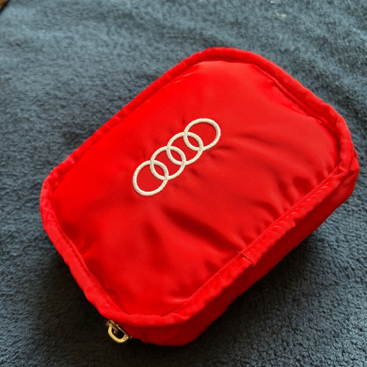 Audi アウデ?！〖冋≌郅辘郡郡幞伐绁毳扩`にもなる　エコバッグ 赤