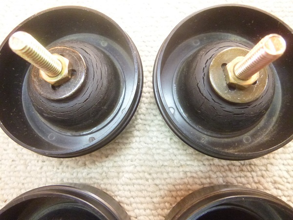 No.925 ●インシュレーター ●レコードプレーヤー ●Victor ビクター QL-Y3F用 ヒビあり ジャンク_画像4