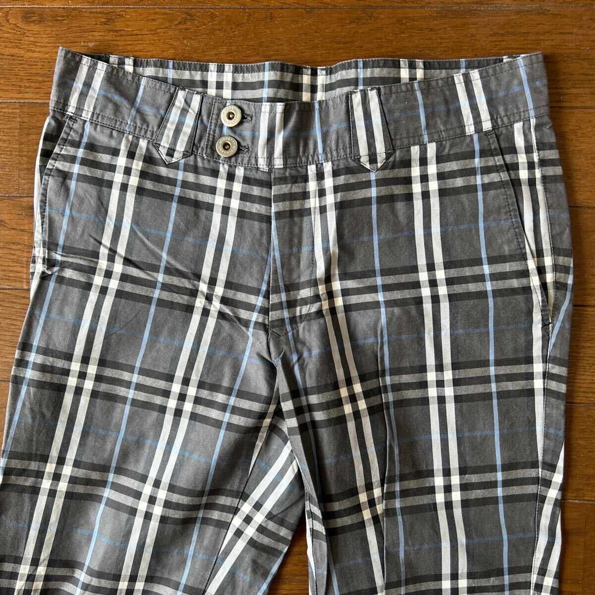 バーバリーブラックレーベル☆細身グレーノバチェック柄パンツ_画像2