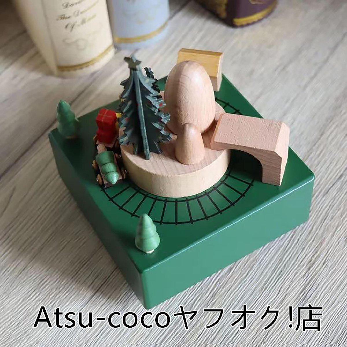 * популярный прекрасный товар * музыка box цельный 3D настоящий дерево скульптура сон руководство механизм .. воспитание . симпатичный модный ..( зеленый Рождество электропоезд )