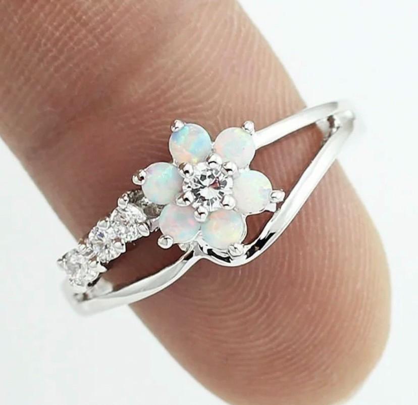 779★新品未使用★レディース シルバー フラワー リング czダイヤモンド オパール ハワイアン 花 ジルコニア ジュエリー アクセサリー 結婚_画像2