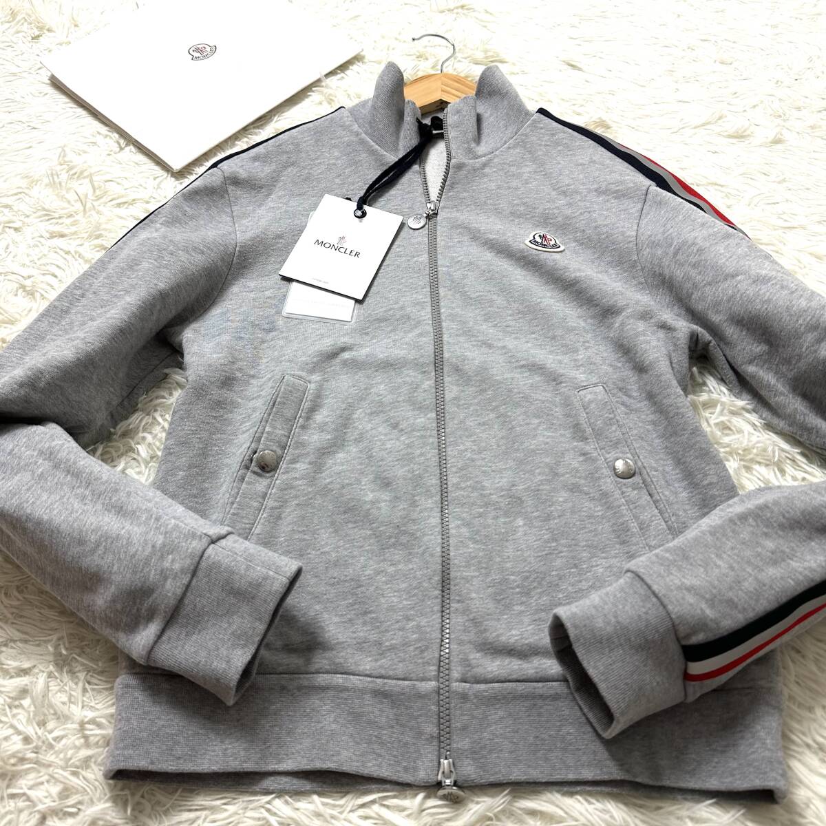 未使用級銀釦MONCLERジップアップトラックジャケットL~M認証済み 未使用級銀釦MONCLERジップアップトラックジャケットL~M認証済み