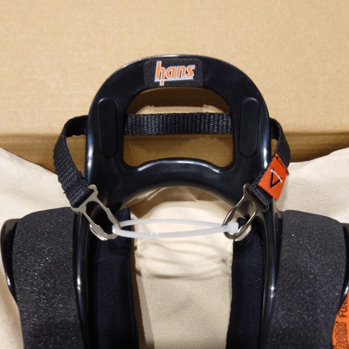 HANS ハンズ ⅲ Device for 1/2ヘルメット模型用 Bell Arai F1 HANS ハンズ ⅲ Device for 1/2ヘルメット模型用 Bell Arai F1