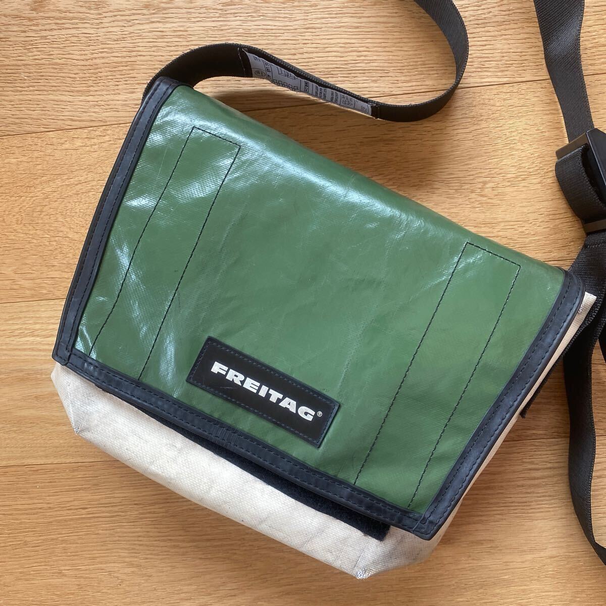 FREITAG F11 LASSIE メッセンジャーバッグ フライターグ FREITAG F11 LASSIE メッセンジャーバッグ フライターグ