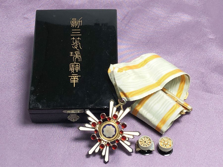 ◇勲三等 瑞寶章 綬章 勲章 徽章 紀章 日本軍 略綬・共箱付き ◇勲三等 瑞寶章 綬章 勲章 徽章 紀章 日本軍 略綬・共箱付き