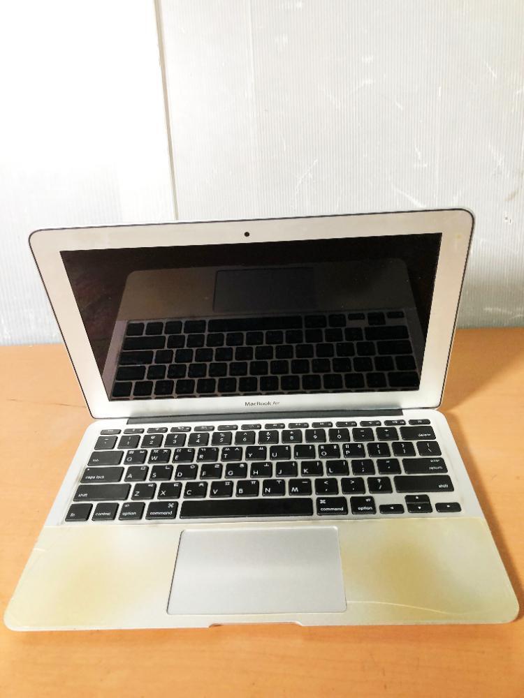 で！ジャンク A1370 MacBook Air すごく綺麗