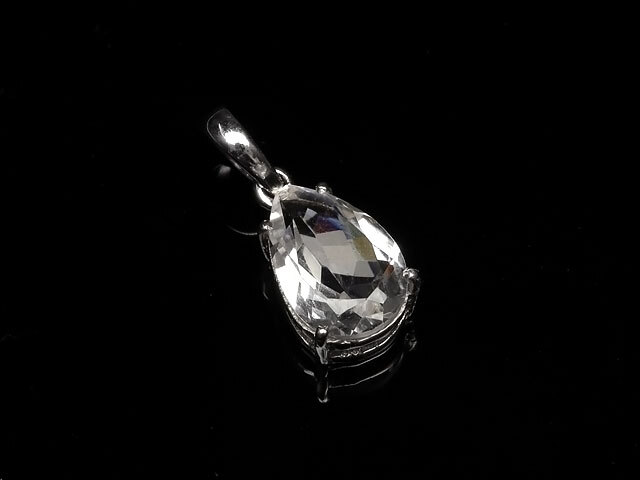 天然水晶 クリスタルクォーツ ペアシェイプファセットカット ペンダントトップ 12×8mm［ロジウム］ / 60-9 CQ12PT