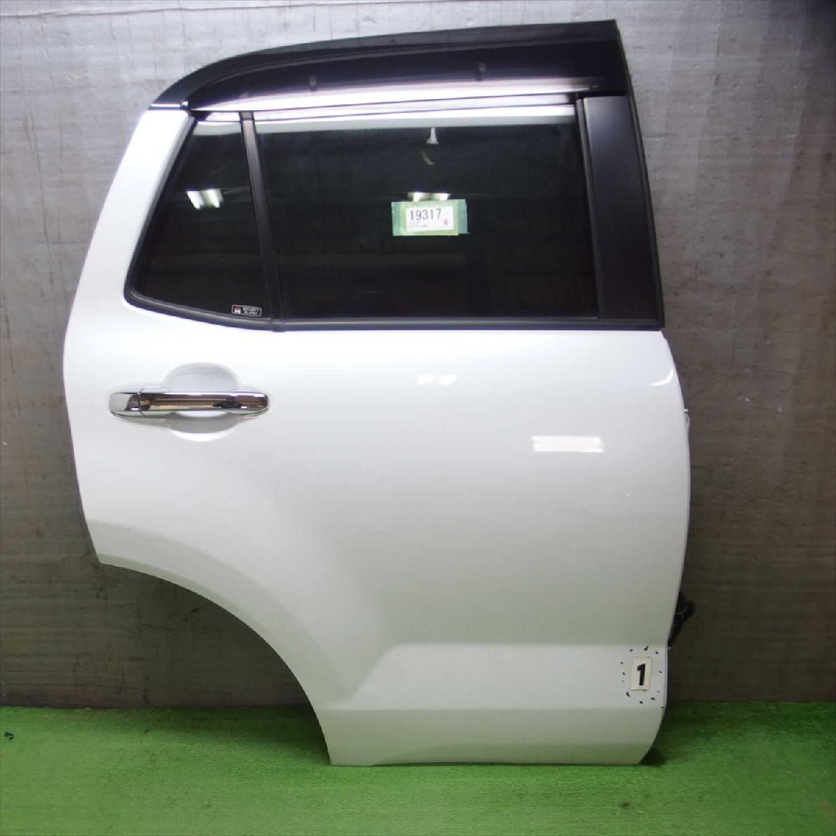 送料無料 令和3年 ライズ A202A リア リヤ Rドア 右 R 中古 即決