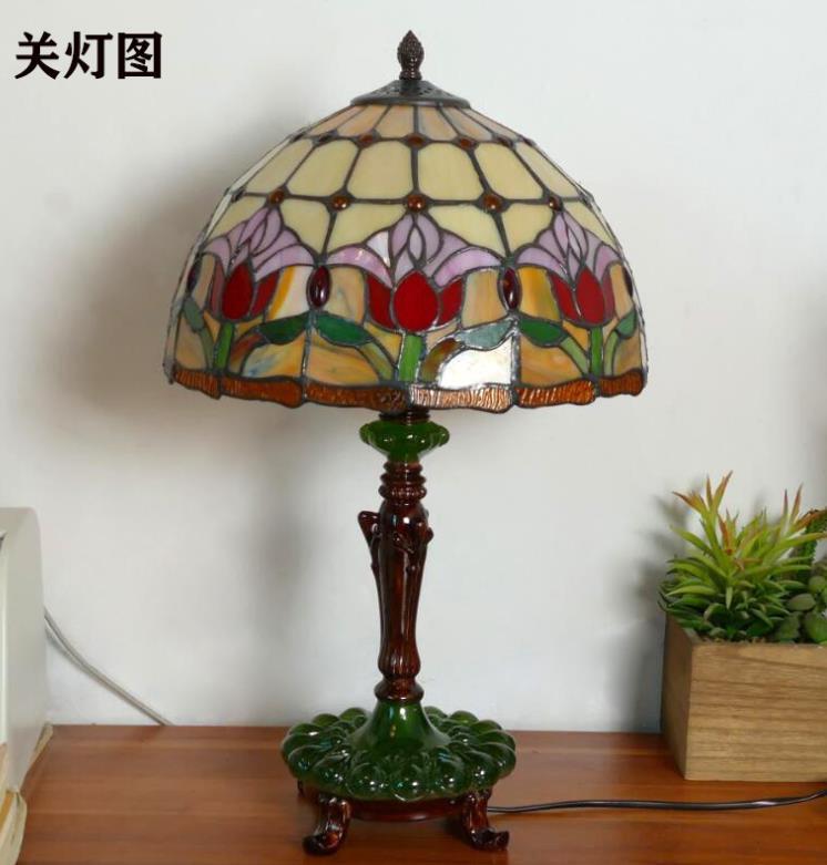 新入荷◇ ティファニーランプ アンティーク風 ティファニー技法 新入荷◇ ティファニーランプ アンティーク風 ティファニー技法