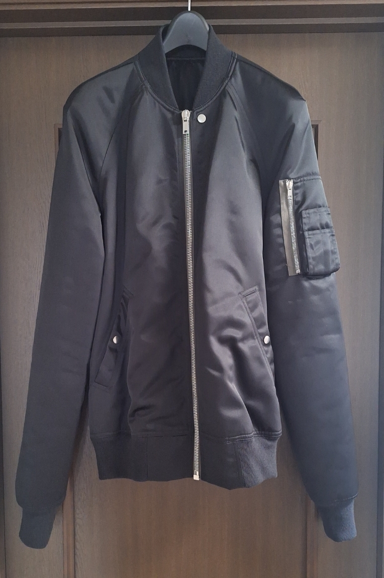 未使用 Rick Owens RAGLAN FLIGHT 46 Raglan Flight in Black/Pearl – SVRN