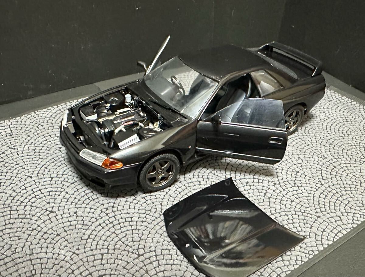 最低価格の タミヤ製 1/24 R32スカイラインGT-R完成品 (エンジン付、ドア 完成品