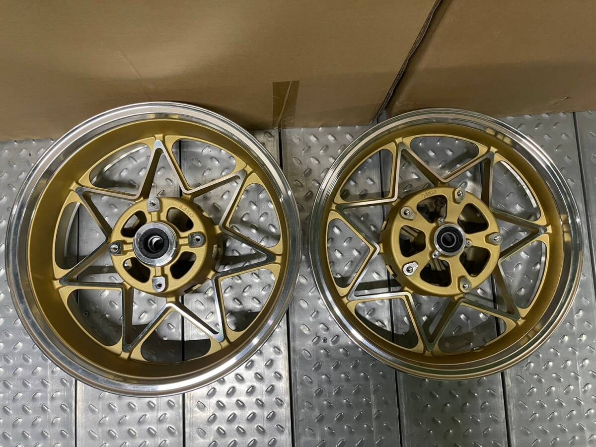 Yahoo!オークション - Z900RSキャストホイール 7金/前後17インチ Yahoo!オークション - Z900RSキャストホイール 7金/前後17インチ
