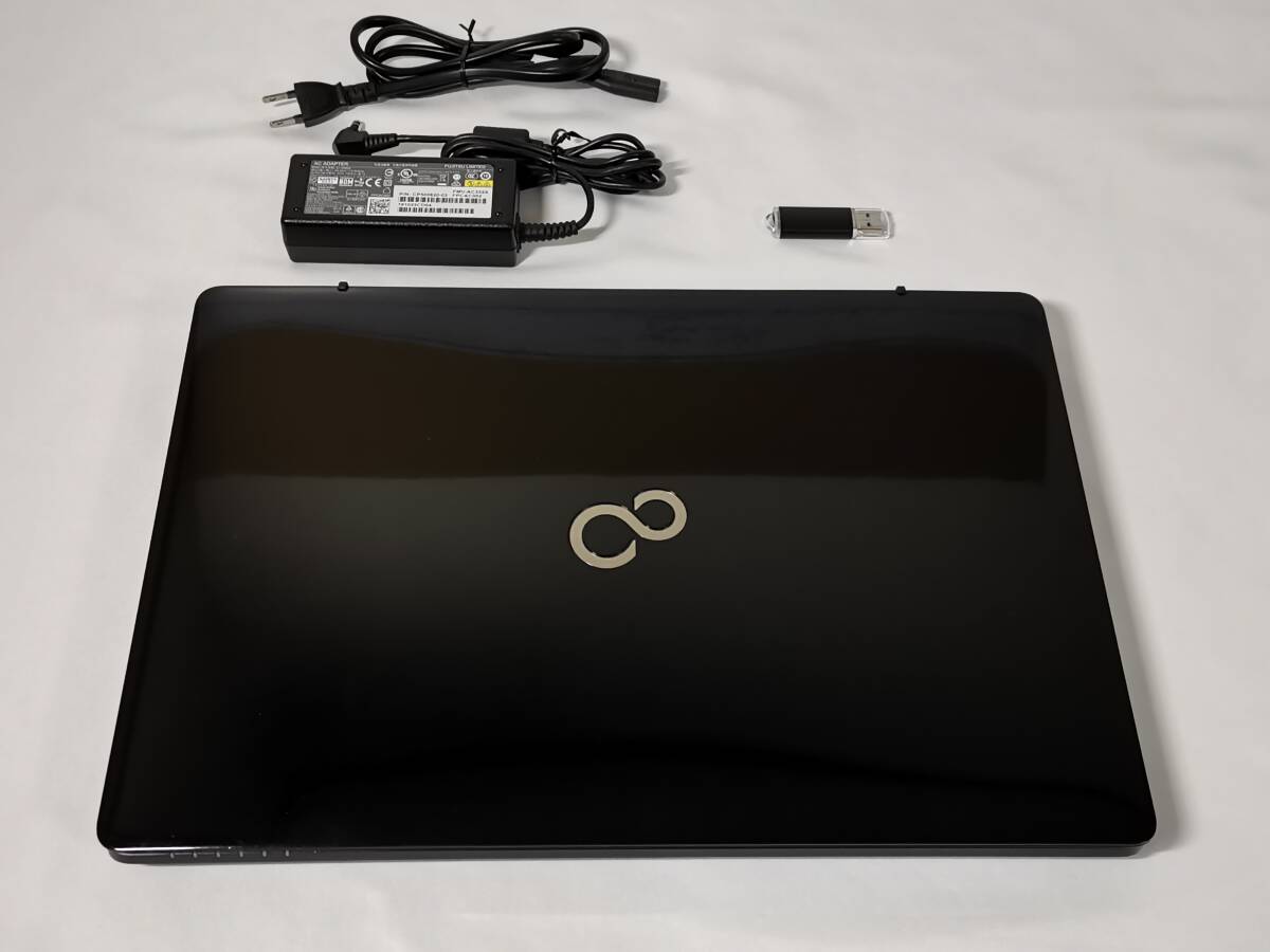 富士通 FMV LIFEBOOK AH53/B2 FMVA53B2B [シャイニーブラック]i7