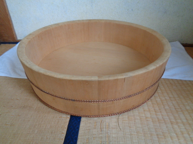 色々な 木桶 寿司桶・すし桶・お櫃/大型 杉？or檜？＆銅タガ/外径：46cm 木工、竹工芸