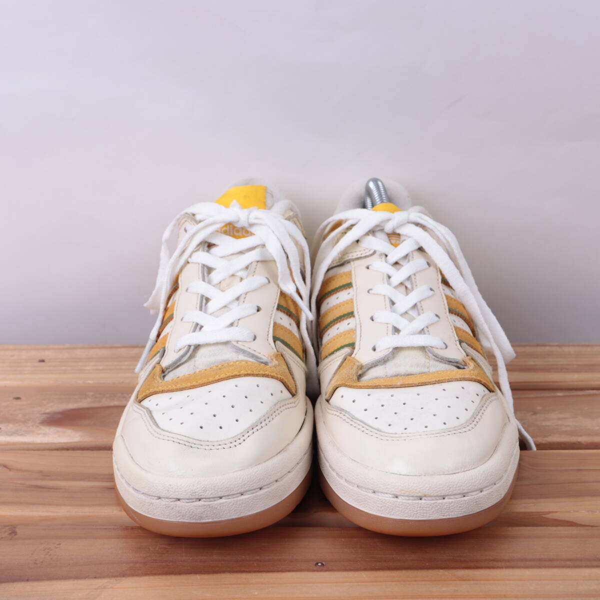 z8375 アディダス フォーラム ロー US8 26.0cm/クリーム 白 キャメル adidas FORUM LOW CLASSIC メンズ スニーカー 中古